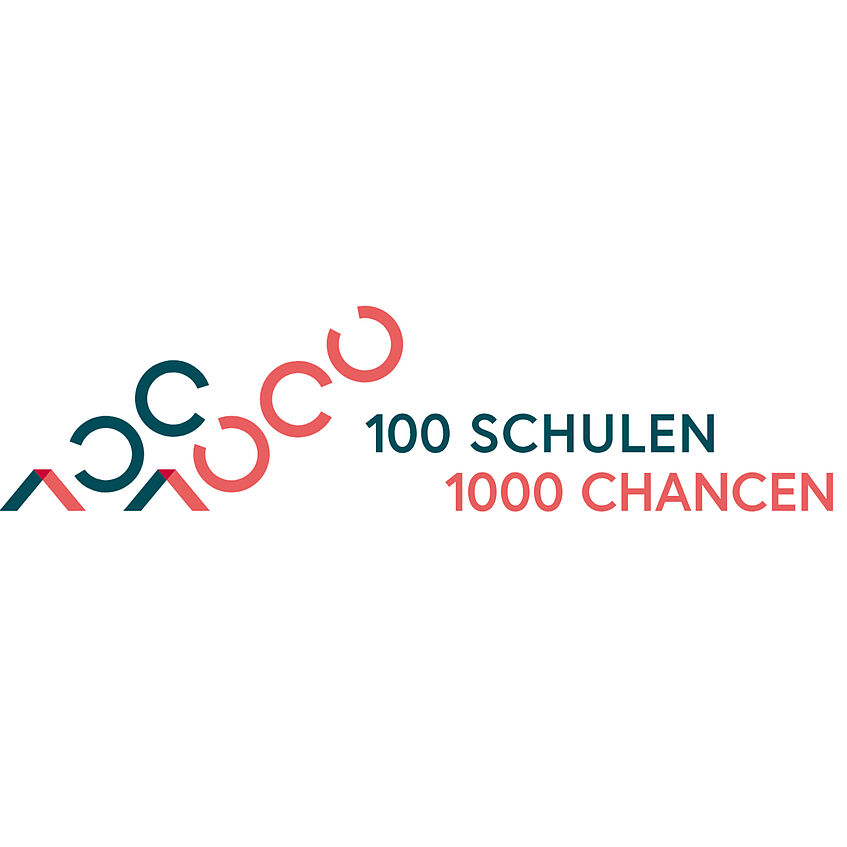 Logo stellt die Zahl 100 und die Wörter Schule und Chancen dar